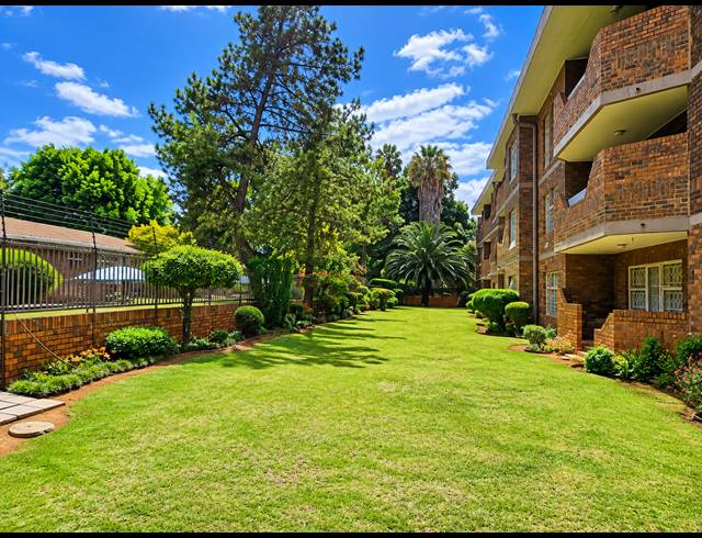 2 BEDROOM FLAT FOR SALE IN THREE RIVERS